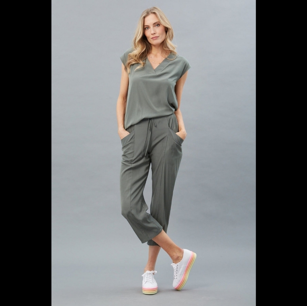 NWT Lola‎ & Sophie: Matching Satin Set - Olive Green